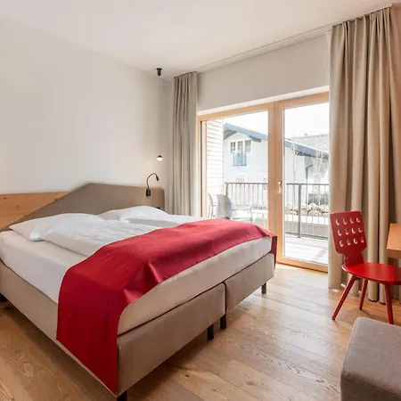 Apartahotel Ursprung 4*